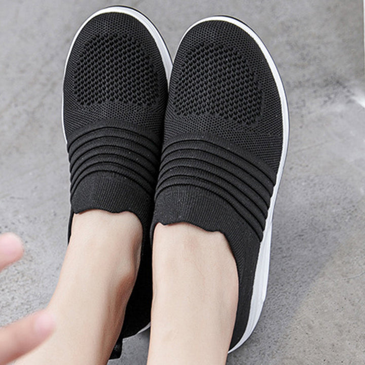 "Eleganta damsneakers med luftkudde och stöd för fotvalv. Finns i flera färger, elastiska och andas material."