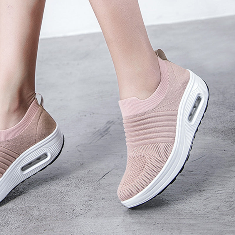 "Eleganta damsneakers med luftkudde och stöd för fotvalv. Finns i flera färger, elastiska och andas material."
