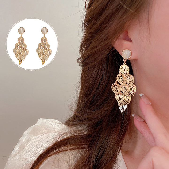 "Eleganta diamant löv örhängen med zirkon, ihålig design, glänsande yta, perfekt accessoar för kvinnor."