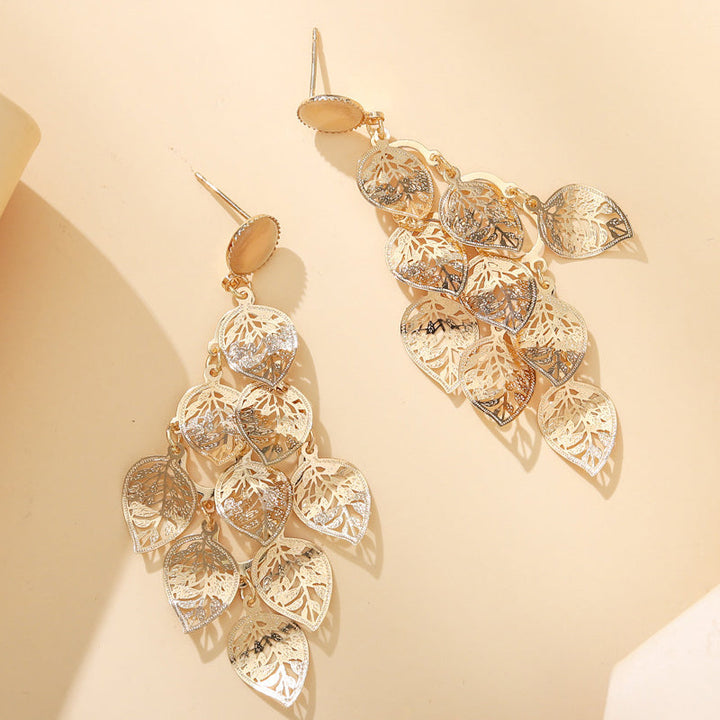 "Eleganta diamant löv örhängen med zirkon, ihålig design, glänsande yta, perfekt accessoar för kvinnor."