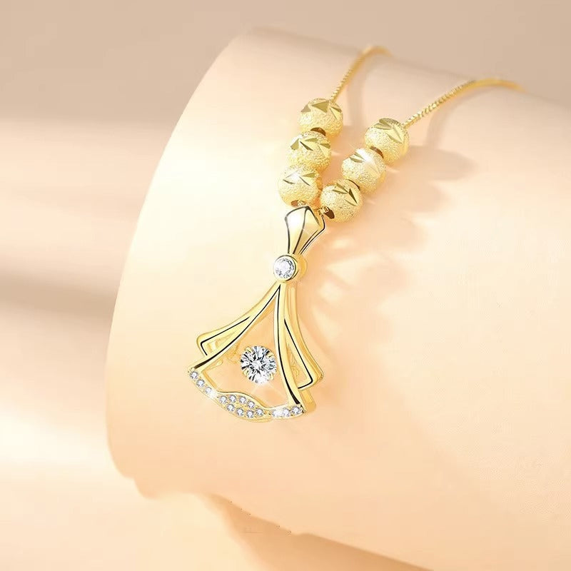 "Eleganta Ginkgo Löv Halsband, 18K guldplätering med diamanter, naturinspirerad design för damer, justerbar längd."