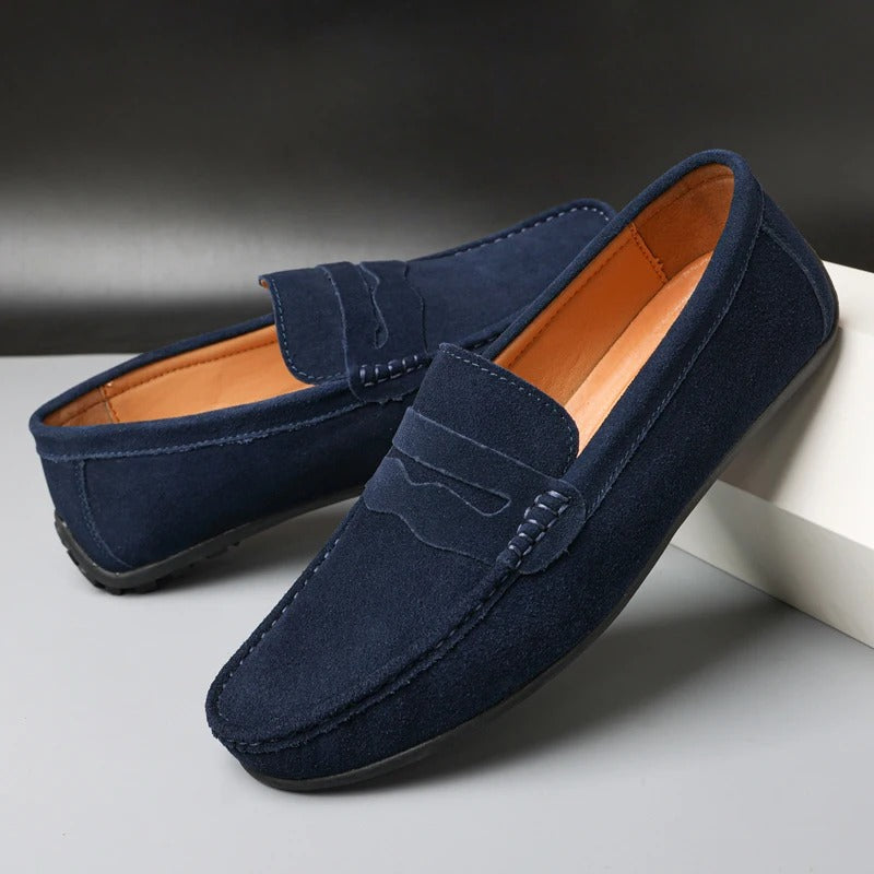 Eleganta herr slip-ons loafers för vardag och formella tillfällen. Bekväma klassiska herrskor.