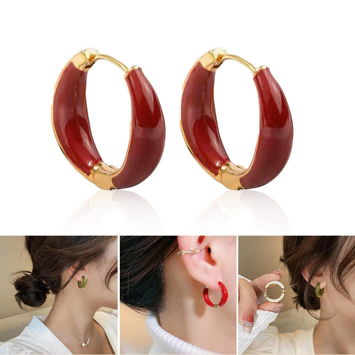 "Eleganta hoops-örhängen i koppar, skimrande och tidlös design, perfekta som kvinnors accessoarer vid alla tillfällen."