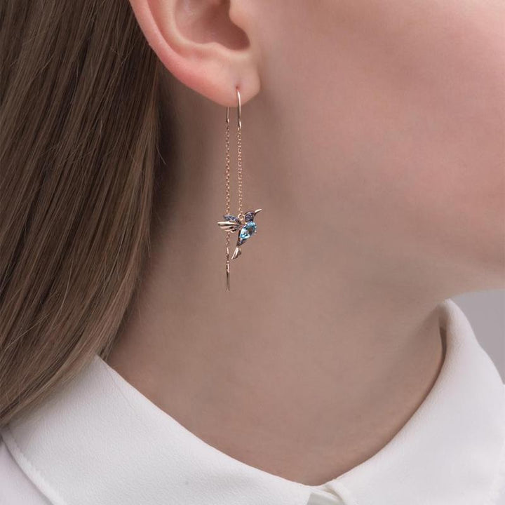 "Eleganta kolibriörhängen med blå zirkon, symbolisk design för kvinnor, lättviktiga och glänsande accessoarer."