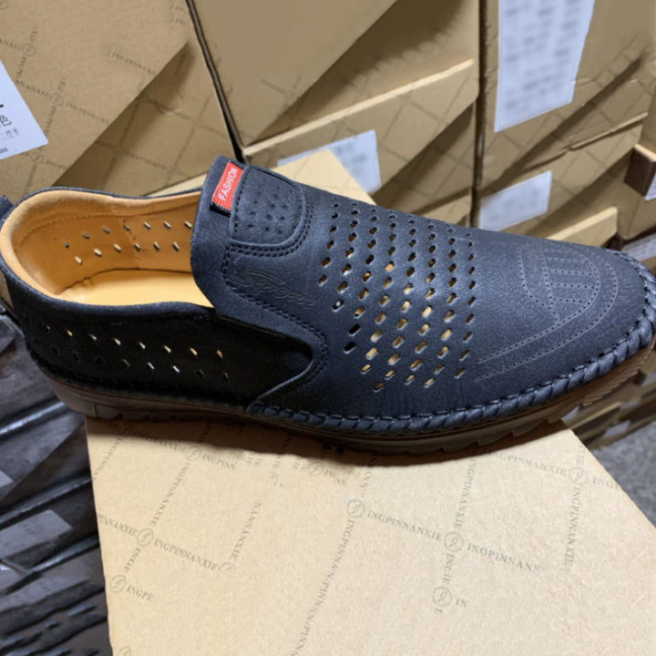 "Eleganta mäns skinnsandaler med mjuk sula, i somrig design med andningsbart foder, perfekta för varma dagar."