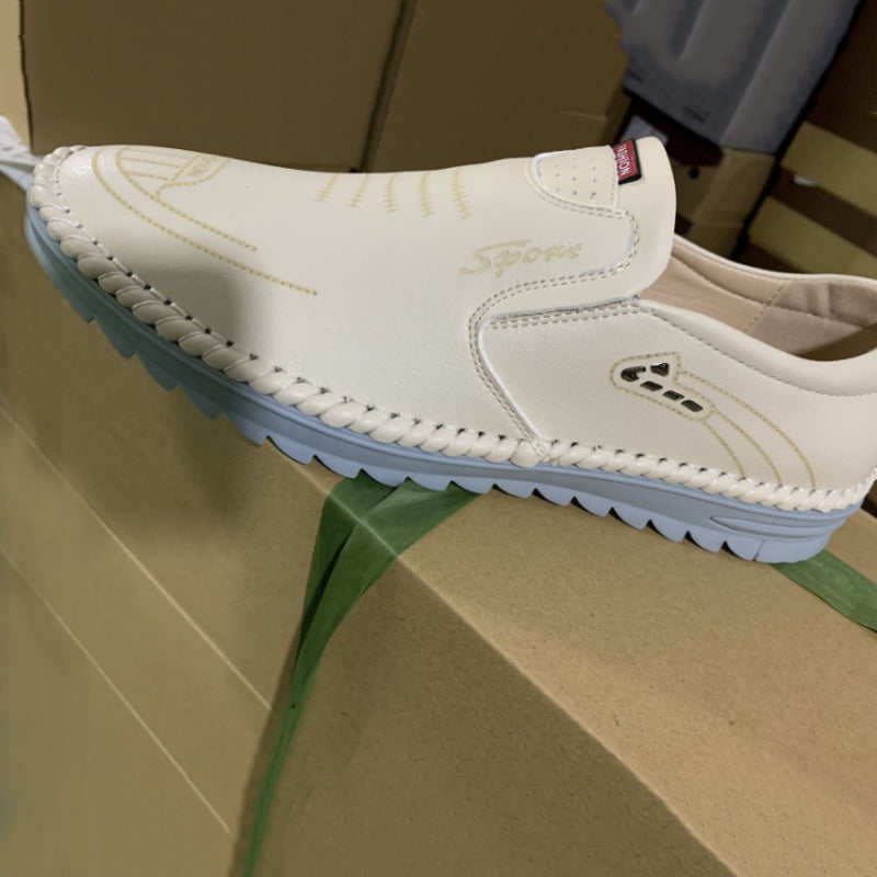 "Eleganta mäns skinnsandaler med mjuk sula, i somrig design med andningsbart foder, perfekta för varma dagar."