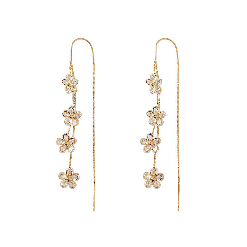 "Eleganta örhängen med zirkonplommonblomma, silverfärg, lyxig design, perfekta för kvinnor som älskar stilfulla accessoarer."