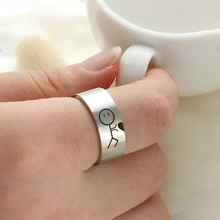 "Eleganta parringar i titan för kvinnor och män, 8 mm breda, med valfri färg och gravyr. Perfekt för alla tillfällen."