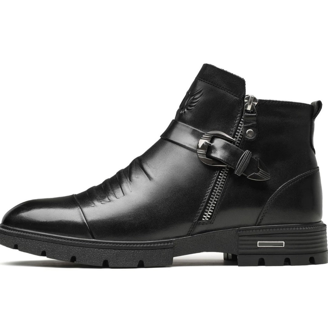 Formella herrskor: Svarta läderstövlar med slip-on-design, bekväma och stilrena för både höst och vinter.