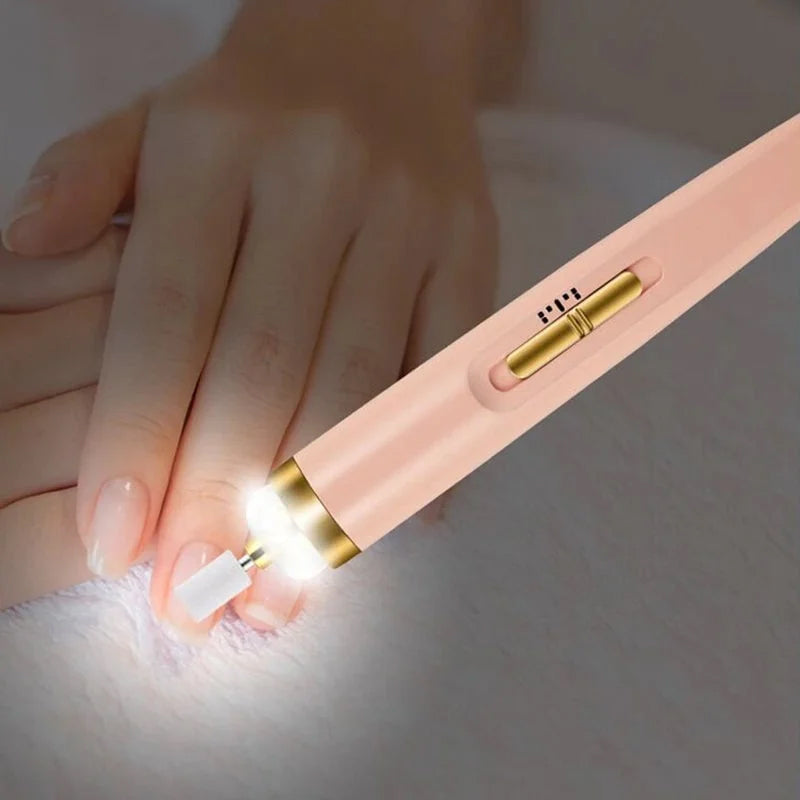 "Elektriskt manikyrset med ergonomisk design, perfekt för nagelvård hemma. Kompakt och bärbar för resor och dagligt bruk."