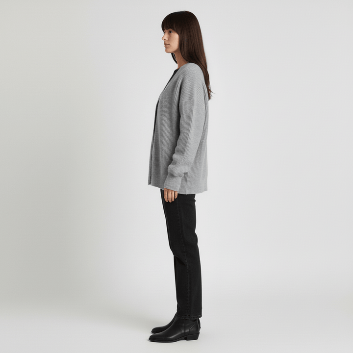 Varm och elegant höstkofta för kvinnor, Hannah cardigan med knappar för vintermode.
