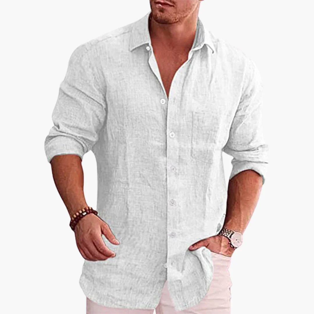 Herrskjorta med modern design och lätt material, en elegant fritidsskjorta för sommarens alla tillfällen.