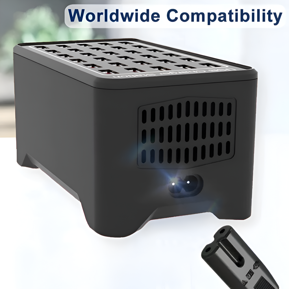 Kompakt reseladdare med multi-port USB-funktion, idealisk för att ladda enheter på språng.