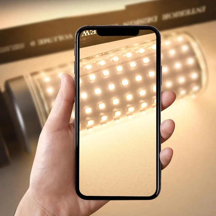 "Energibesparande LED-lampa med 360° ljusvinkel, utomhusbelysning, hög hållbarhet, energieffektivitet, varmt och vitt ljus."