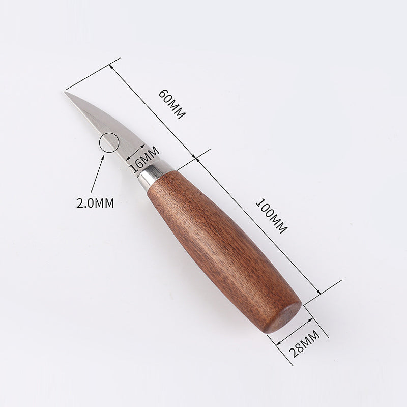 "Ergonomisk böjd sniderkniv för träbearbetning, ultraskarpt krokslipat blad och ergonomiskt grepphandtag för precision."