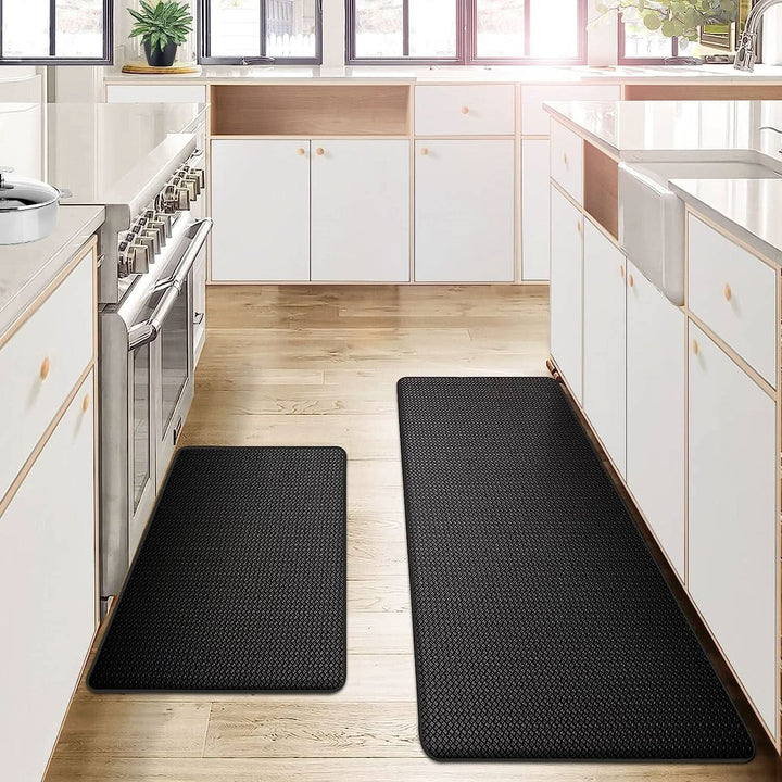 Stå bekvämt med denna ergonomiska köksmatta. Vattenavvisande och vadderad för optimal komfort i köket.