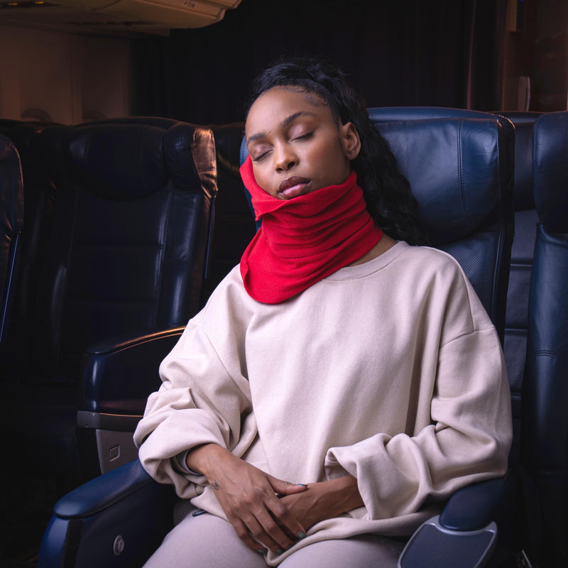 Memory foam resekudde, ergonomisk design ger optimalt nackstöd. Essentiell för bekväma flyg- och bilresor.