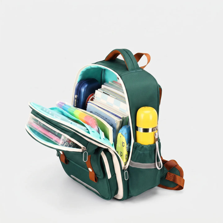 Komfortabel skolryggsäck för barn med vadderad rygg och ergonomisk passform för långa skoldagar.