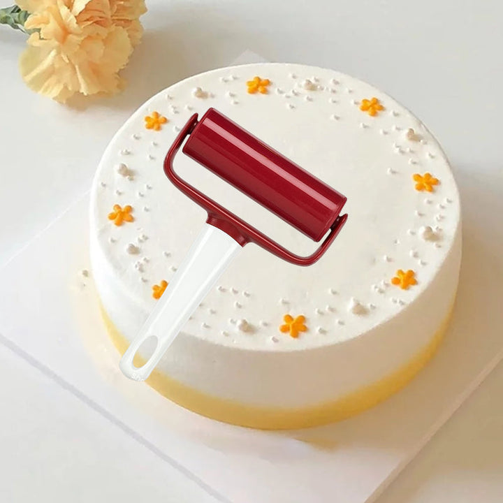 "Ergonomisk tårtglasyr-finisher i vitt, designad för jämna ytor. Perfekt för dekorering av bakverk i hemmakök."