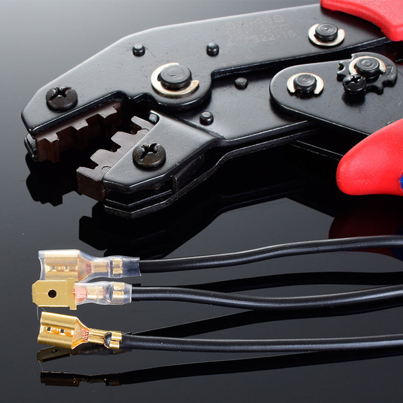 "Ergonomiskt krimpverktygssats för män, robust högkvalitativt stål, inkluderar 450 trådanslutningar och ändhylsor."