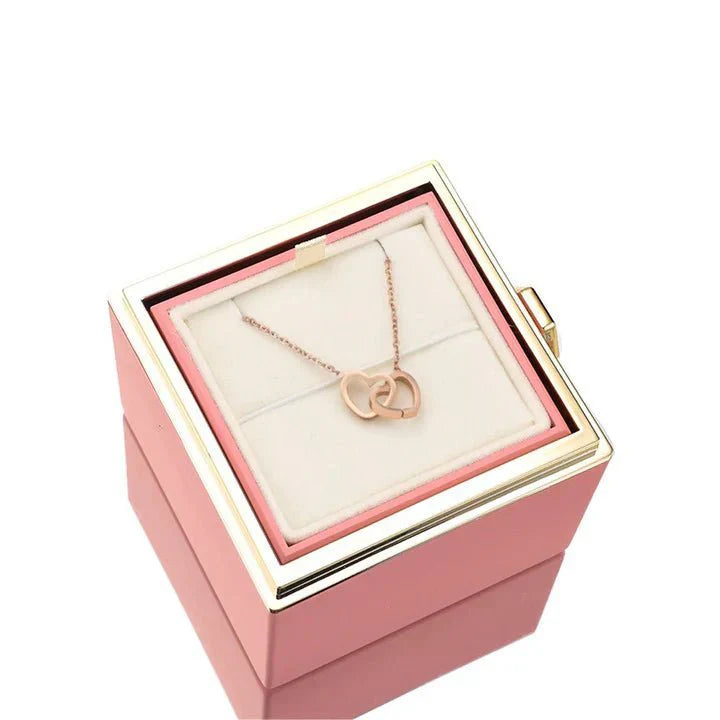 Romantisk present: Evig ros & personligt halsband i guld. Visa din kärlek.