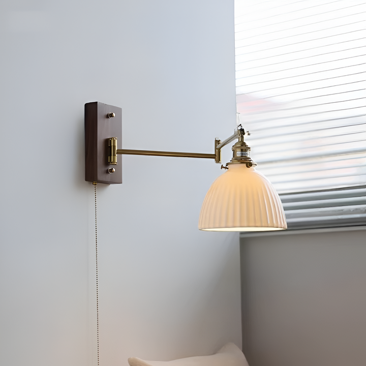 Förbättra hemmet med EzyGlow vägglampa. Justerbar LED belysning i modern nordisk stil, väggmonterad.