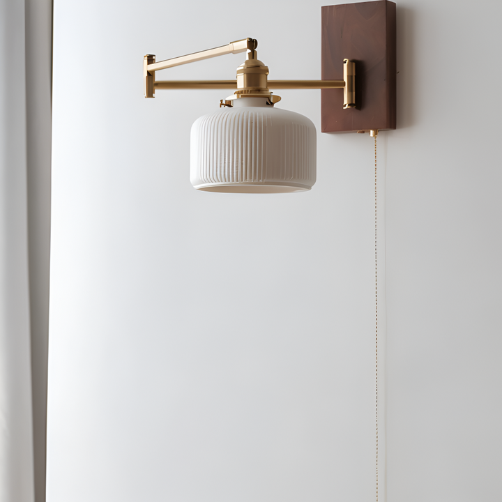 EzyGlow väggmonterad LED belysning. Justerbar armatur för optimalt ljus i hemmet, elegant design.