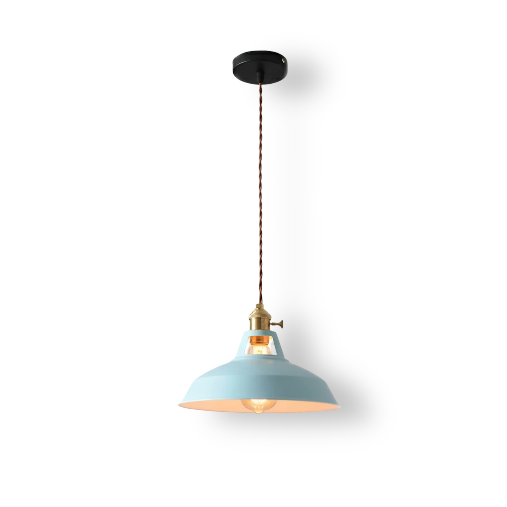 Unik färgglad industriell taklampa, LED belysning, skapar karaktär i köket.
