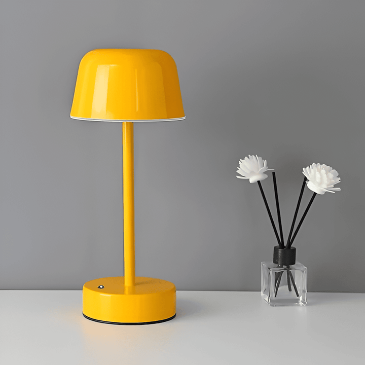 Livfull retro LED-bordslampa, trådlös och dimbar. En färgglad designlampa för varje rum.
