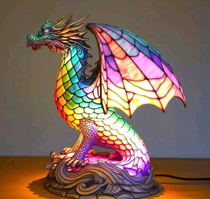 Konstnärlig VitraGlow glasdekoration med levande färger och fantasydjur, en unik presentidé.
