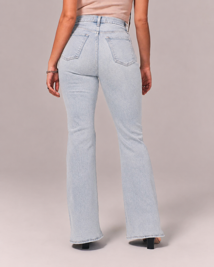 Kvinnors Hög Midja Jeans i Mörkblå och Ljusblå