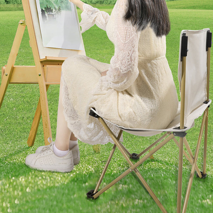 Fällbar campingstol i flera färger, robust design med sidofickor, tillverkad i oxfordväv och stålram för utomhusbruk.