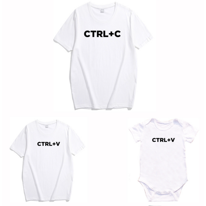 "Familj klädd i matchande vita T-shirts och bodys för barn och vuxna, visande en enhetlig och kärleksfull design."