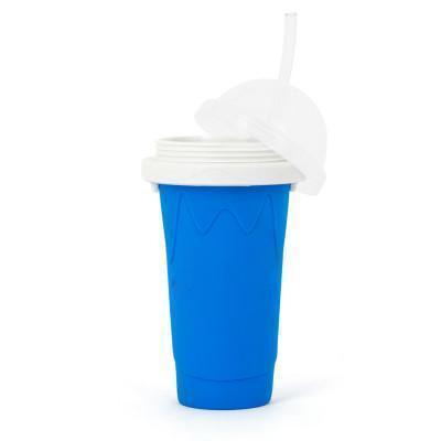 "Färgglad magisk slush-kopp i silikon för uppfriskande sommarfrysupplevelse. Perfekt för att göra frysta drycker hemma."