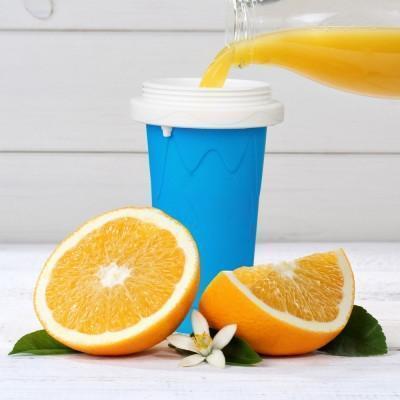 "Färgglad magisk slush-kopp i silikon för uppfriskande sommarfrysupplevelse. Perfekt för att göra frysta drycker hemma."