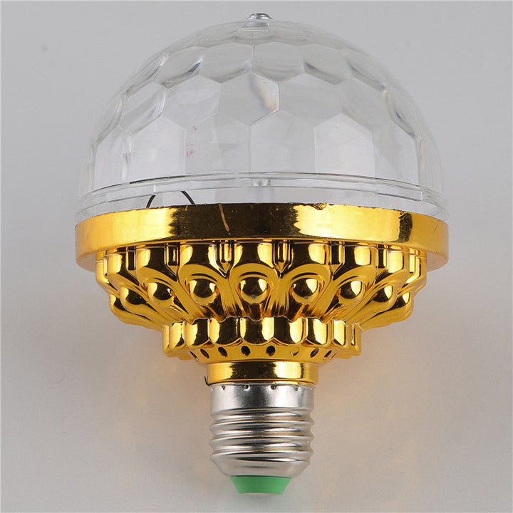 "Färgglad roterande LED-bolljus, skapar festligt ljusspel på väggar och tak, perfekt som dekorativ belysning."