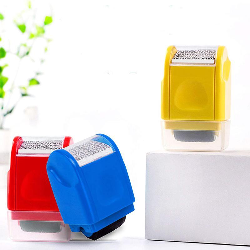 "Färgglad rullstämpel för integritetsskydd, döljer känslig info på dokument, snabb och enkel lösning för datasäkerhet."