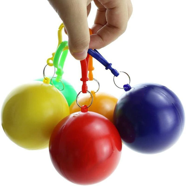 "Färgglad unisex regnponcho med kompakt förvaringsboll, idealisk för skydd i regn och lätt att bära med sig."