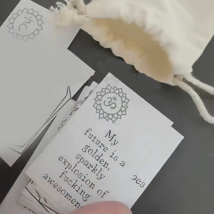 "Färgglada bekräftelsekort med positiva meddelanden och vackra illustrationer för personlig utveckling och inspiration."