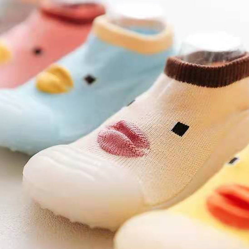 "Färgglada, bekväma barnsko för småbarn med halkfri sula, perfekt för lek och utforskning, enkel på- och avtagning."