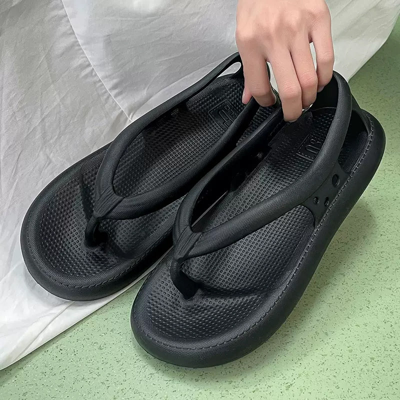 "Färgglada, halkfria damsandaler i EVA-material med flexibel sula, perfekt för stranden och sommardagar."