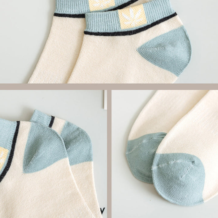 "Färgglada och andningsbara sportstrumpor av bomullsblandning, elastiska för perfekt passform och komfort året runt."