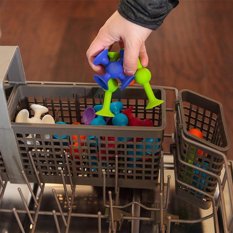 Färgglada POP! sugleksaker av BPA-fritt silikon, olika storlekar, fäster enkelt, stimulerar kreativitet och finmotorik.