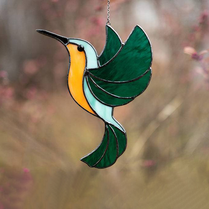 "Färgglatt kolibri fönsterhängsmycke i akryl, mångfärgat design, ger elegant touch till rummet. Perfekt för fågelälskare."