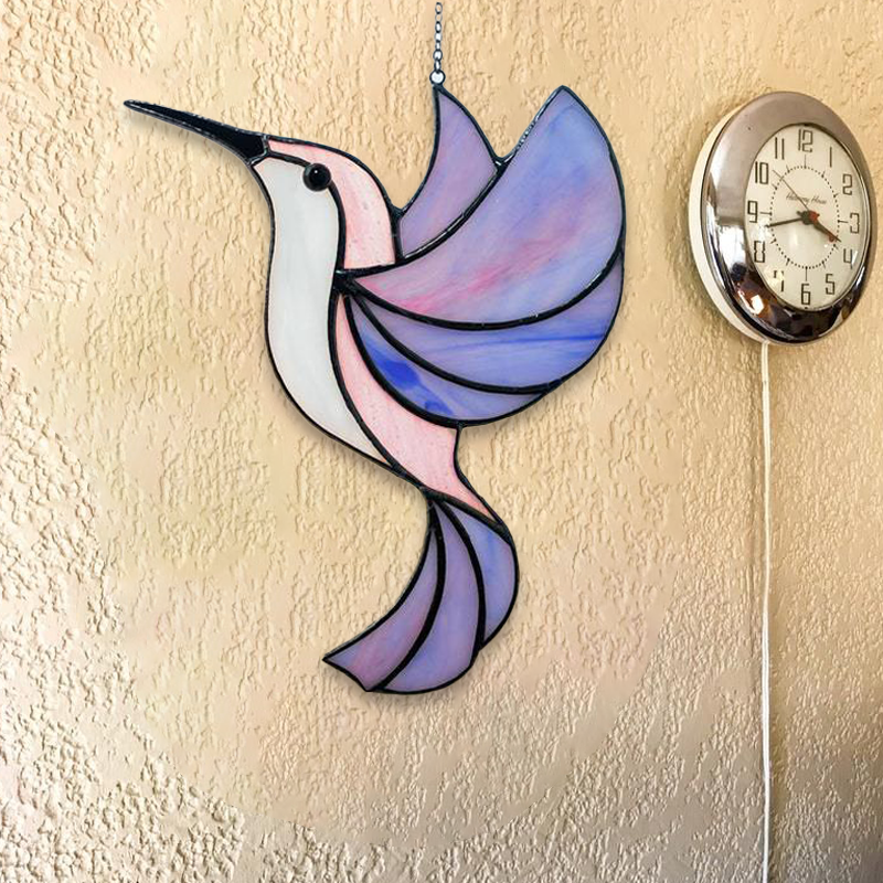 "Färgglatt kolibri fönsterhängsmycke i akryl, mångfärgat design, ger elegant touch till rummet. Perfekt för fågelälskare."