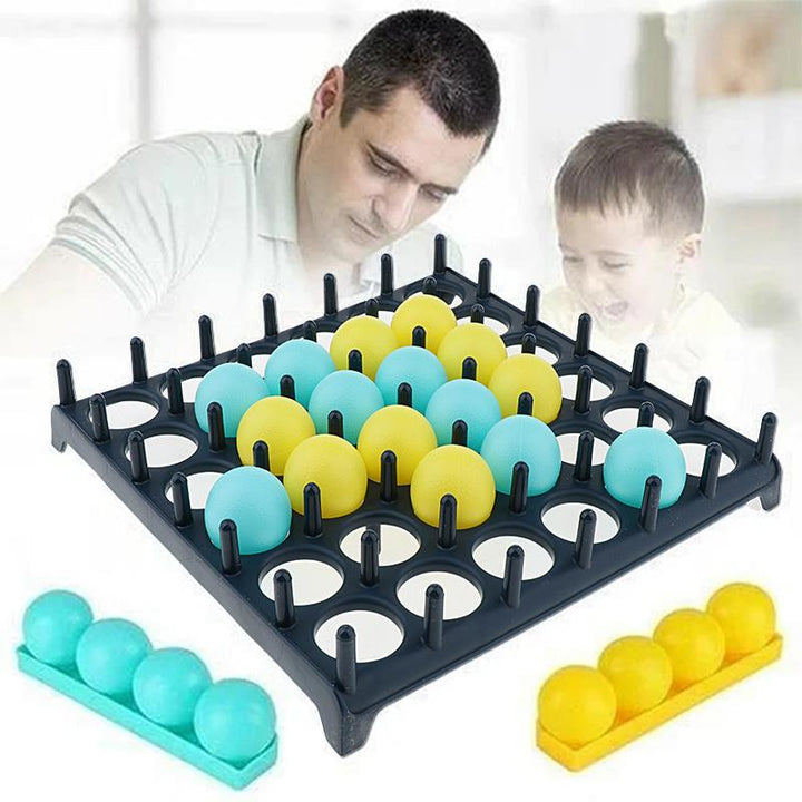 Färgglatt studsbollspel för barn i plast med spelbräda, bollhållare och bollar, för familjens underhållande tävlingar.