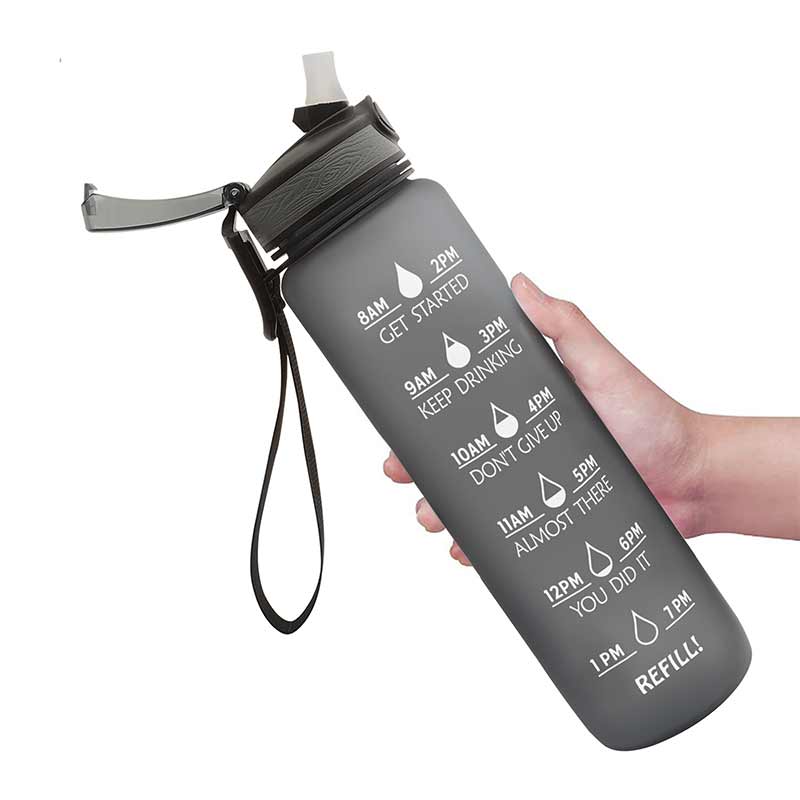 "Färggradient vattenflaska i BPA-fri Tritan, perfekt för utomhusbruk, 1000 ml, elegant och hållbar med modern design."