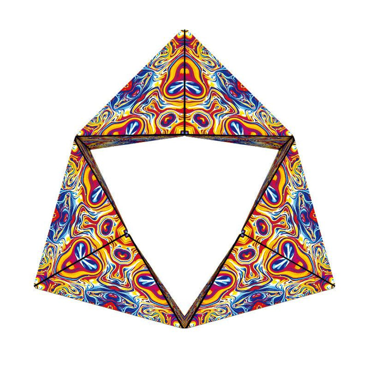 "Färggrann magnetisk kubleksak för barn, formad som en geometrisk mönstertransformation, perfekt för kreativ lek."