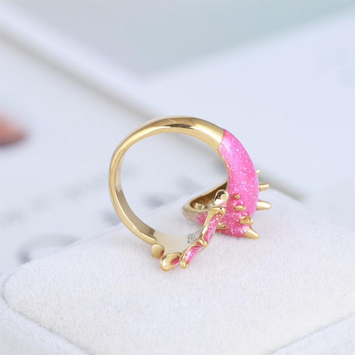 "Färgstark drakring för kvinnor med justerbar storlek, i blå, röd, grön och rosa stenar, för elegant charm."