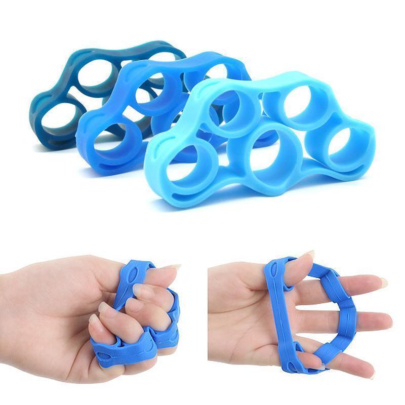 Fingerband av silikon i blå nyanser, ergonomiskt designad för träning och rehabilitering av händer och underarmar.